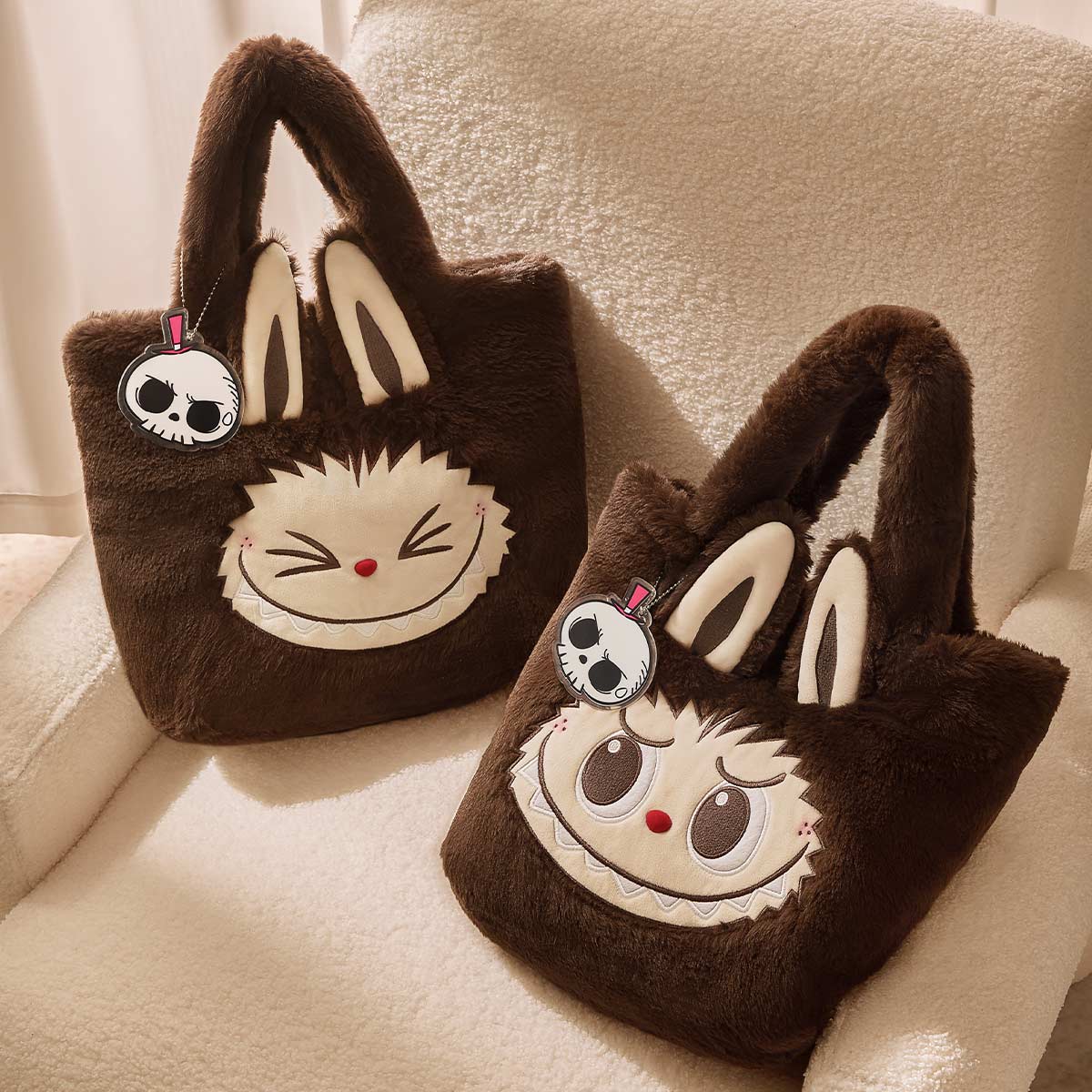 LABUBU Classic Bag Series- LABUBU Reversible Plush Bag | IHY678124 Bag | IHY678124