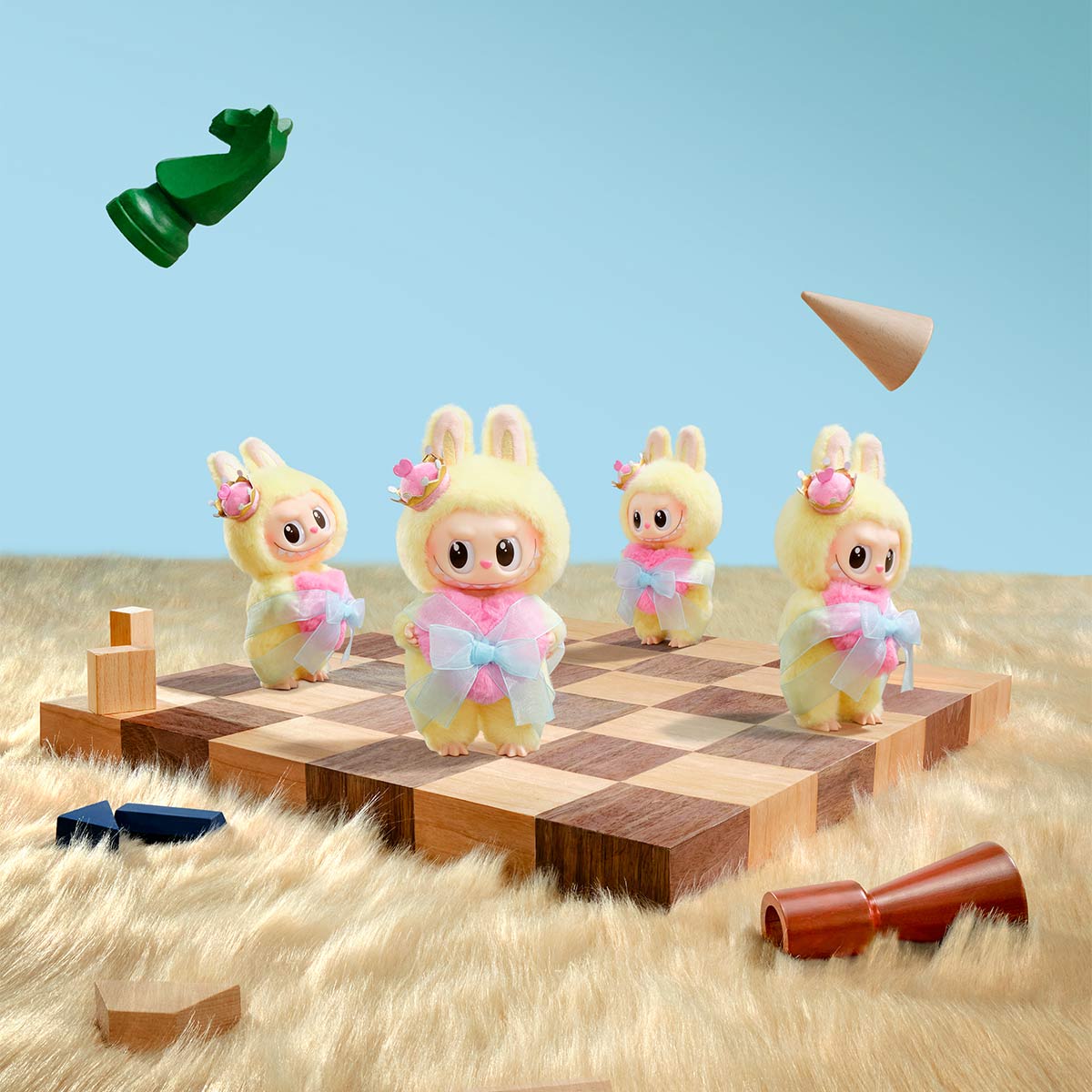 THE MONSTERS Let's Checkmate Series-Vinyl Plush Hanging Card Europe HNEKVZ457